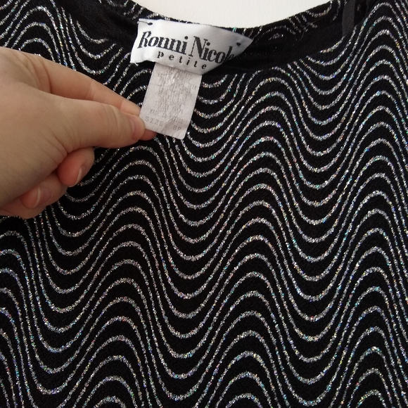 ๐ vintage sparkle and beaded tassel black tank - Picture 2 of 3